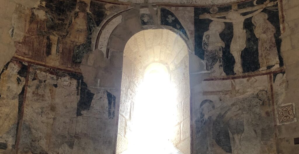 fresques de l'église Saint martin de Limeuil dordogne